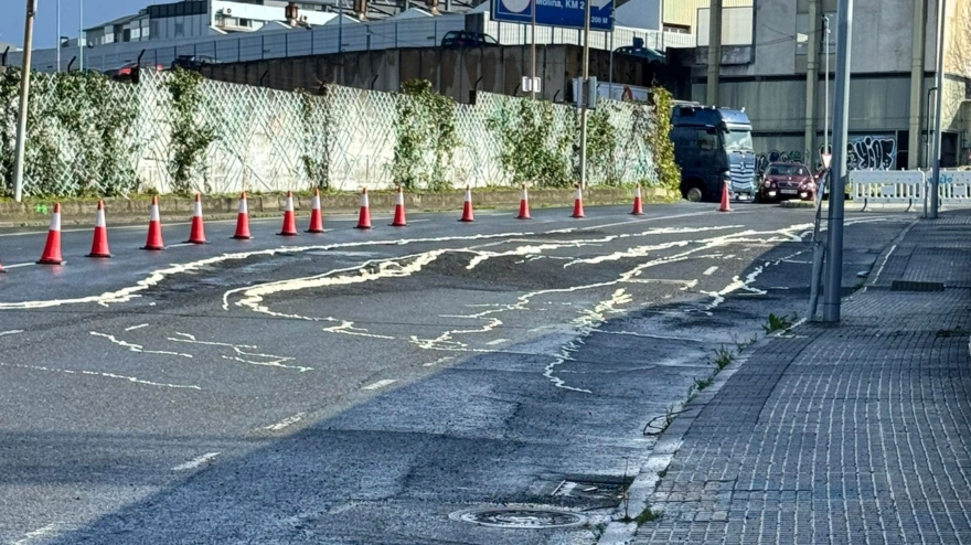 Calle Francisco Pérez Carballo de A Coruña, afectada por el hundimiento