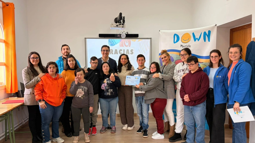 La tecnológica extremeña MB3 impulsa la inclusión social con una donación clave a Down España
