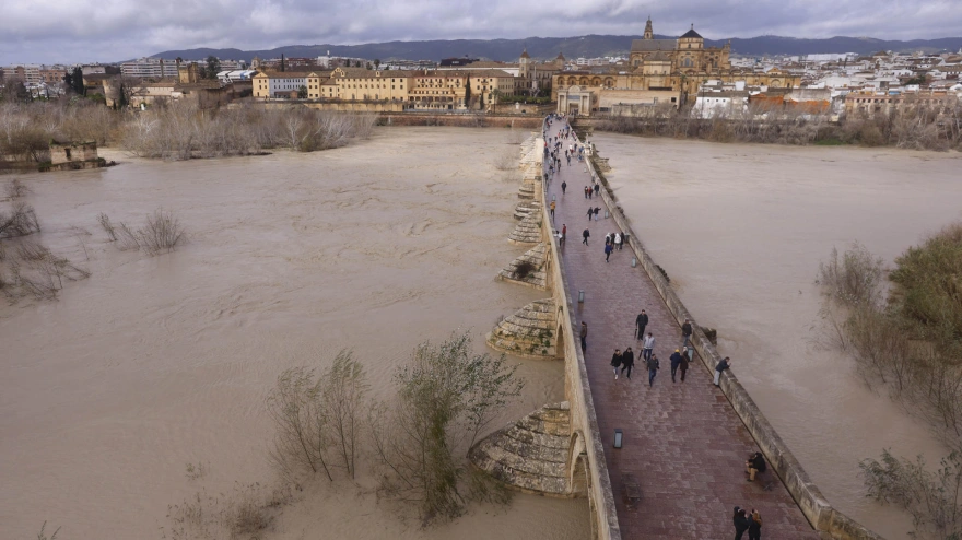 Vista del caudal del río Guadalquivir en Córdoba
