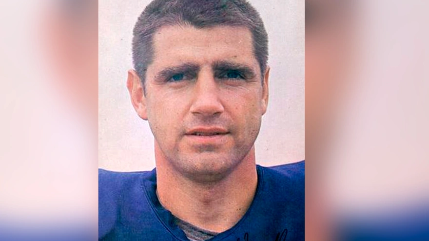 Earl Edwin Morrall, exjugador del la NFL