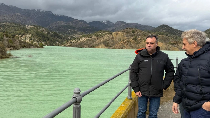 El presidente de la Diputación de Granada, Francis Rodríguez, con el alcalde de Castril, Miguel Pérez
