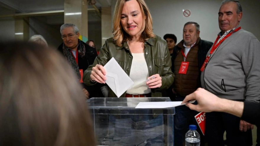 Momento en el que ha votado Pilar Alegría (PSOE).