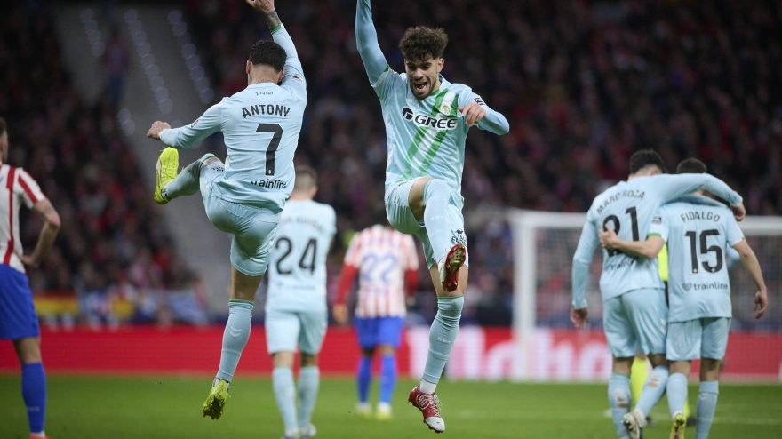 February 8, 2026, Madrid, Madrid, Spain: Real Betis Balompie's Antony (L) and Ez Abde celebrate a goal during La Liga match. February 08 ,2026. (Credit Image: © Ropero/PsnewZ via ZUMA Press)