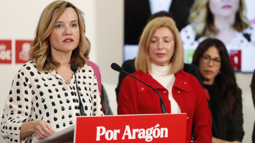 La candidata del PSOE a la Presidencia del Gobierno de Aragón, Pilar Alegría, durante la rueda de prensa en la sede regional del partido en Zaragoza