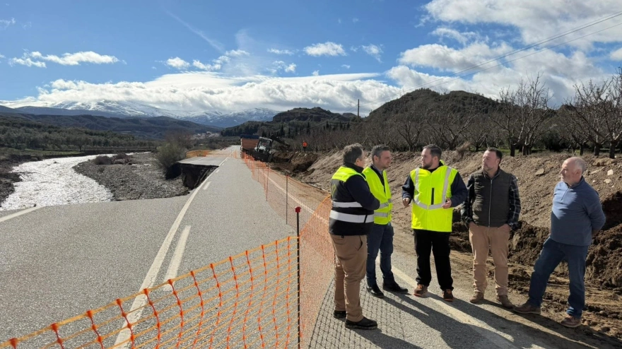 Visita al inicio de las obras de un paso alternativo paralelo a la carretera GR-4105