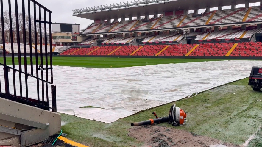 Imagen del césped de Vallecas a 10 de febrero de 2026