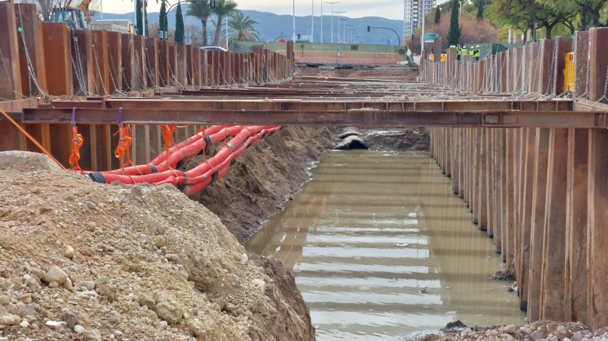 Trabajos de Emuasa en la avenida Miguel Induráin