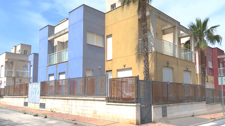 Viviendas de la urbanización inacabada de Los Jopos, construidas hace 20 años