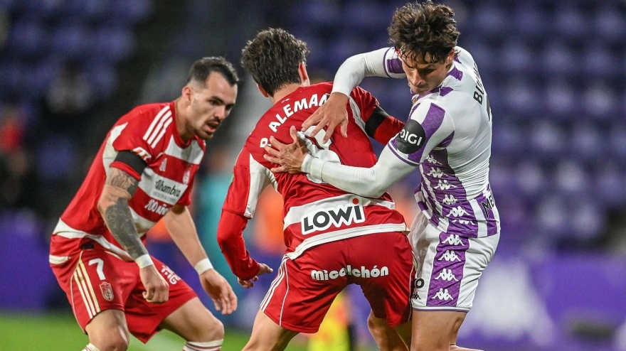 Alex Sola y Alemañ en el partido frente al Valladolid de la primera vuelta