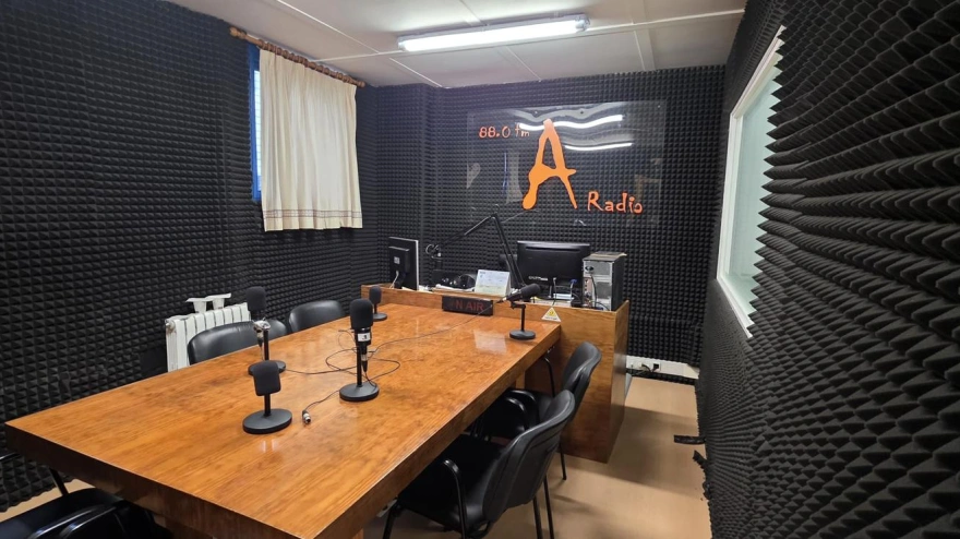 Este es el estudio de radio de la cárcel de Pontevedra