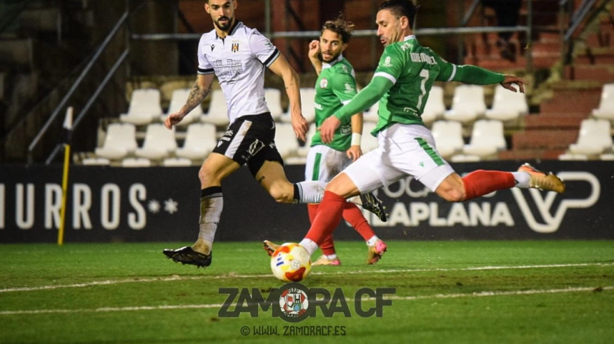 Kike Márquez, del Zamora CF, en el duelo ante el Mérida