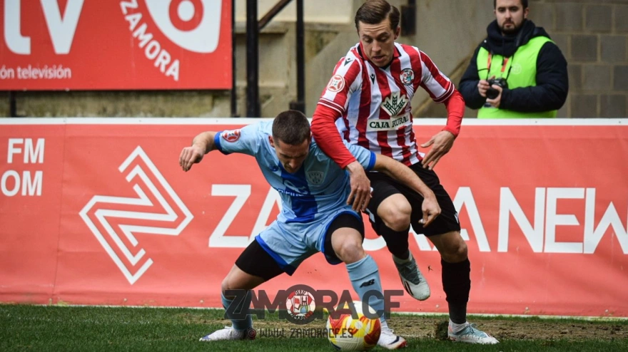Loren Burón, del Zamora CF, en el duelo ante el Barakaldo