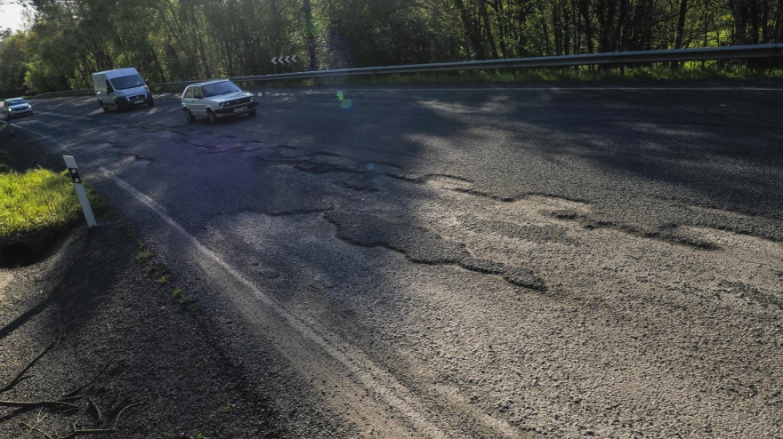 Fotografía de recurso del estado de una carretera en Lugo
