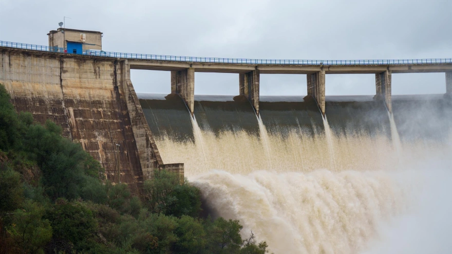 Los regantes piden al Gobierno que destine 100 millones de euros al año para mantener presas