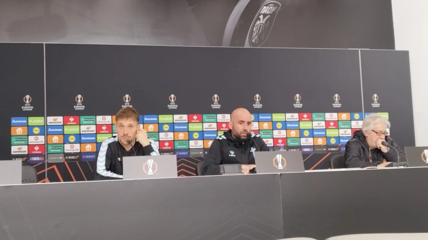 Radu y Giráldez, en sala de prensa del Toumba Stadium, en la previa del PAOK - Celta