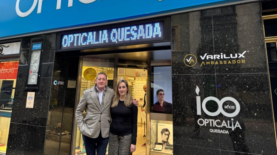 Eduardo Quesada y su hija Teresa, futura cuarta generación del negocio