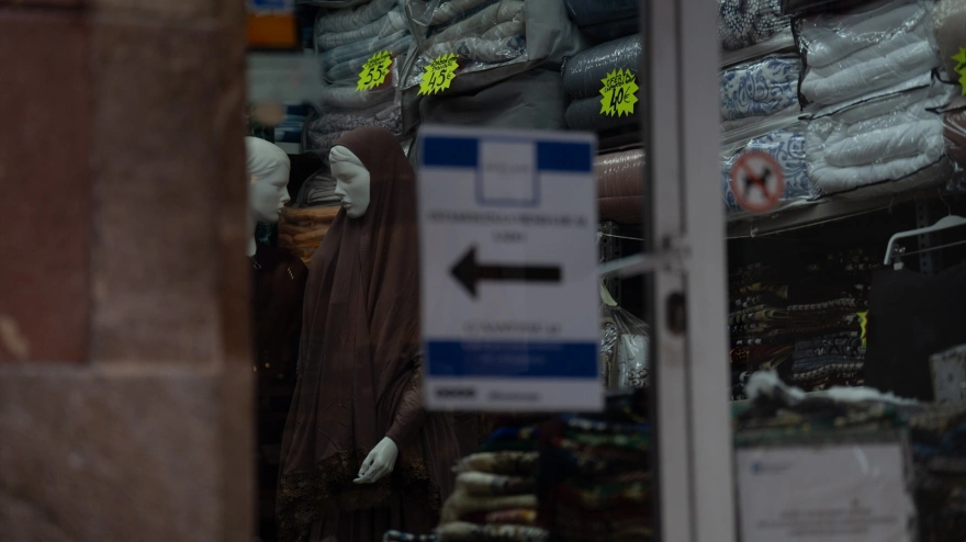 Un burka en una tienda