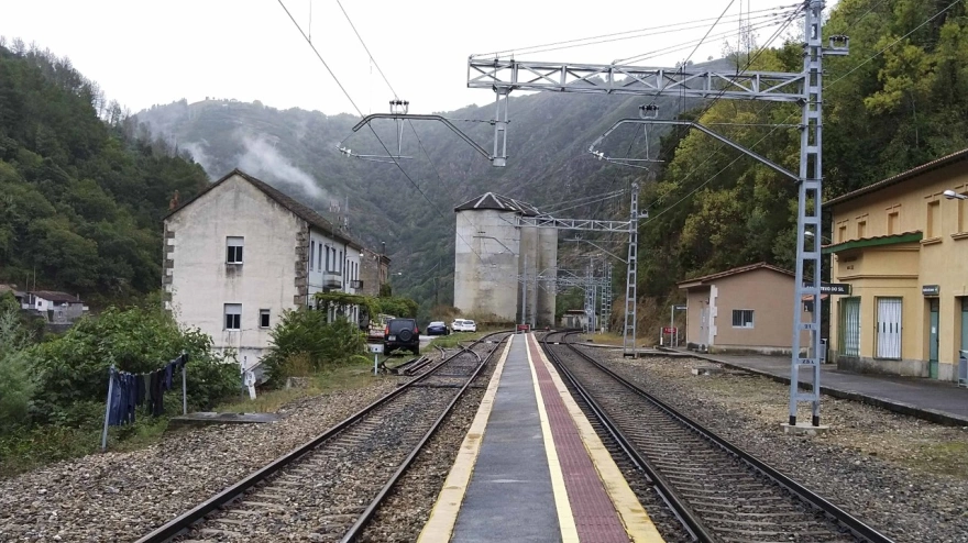 Tren andenes lugo