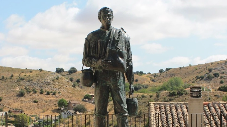 Estatua del mielero en Peñalver