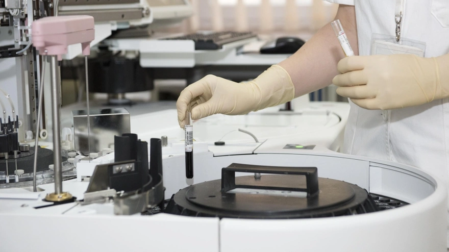 Laboratorio y tubos de ensayo