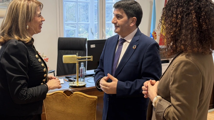 Pedro Blanco con Sandra Piñeiro y Olimpia López