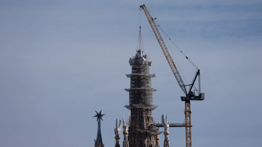 La Sagrada Familia ha alcanzado este viernes un hito histórico al culminar oficialmente la Torre de Jesús