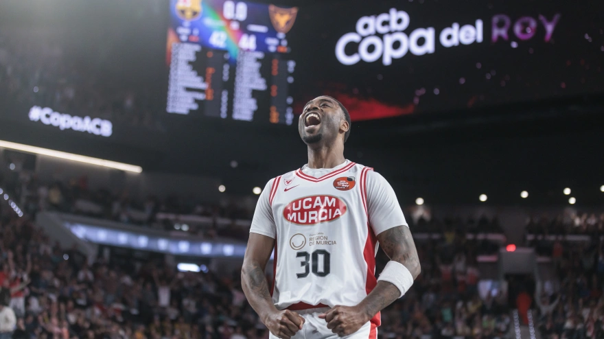 Kelan Martin brilló por momentos