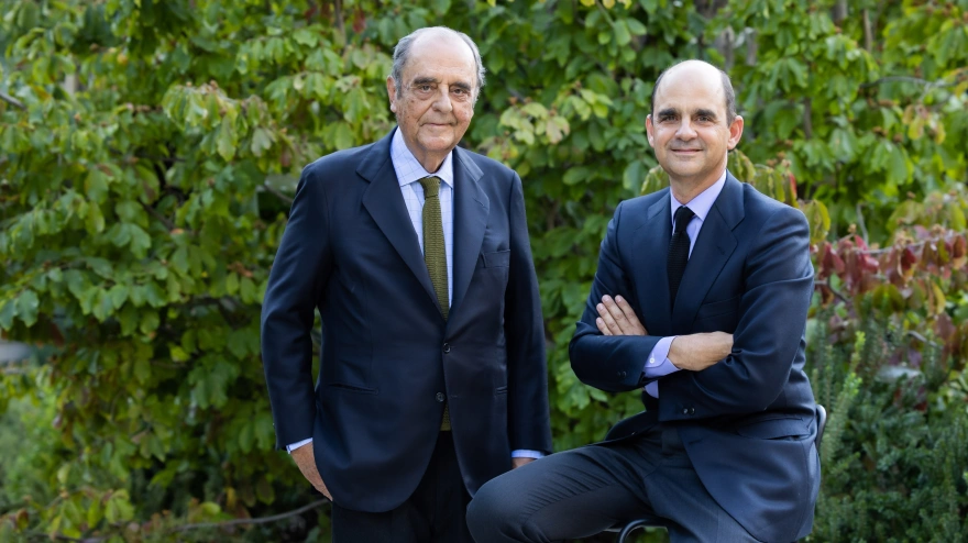 De izda a dcha: el expresidente de Banca March, Carlos March Delgado; y el nuevo presidente de la firma, Juan March de la Lastra
