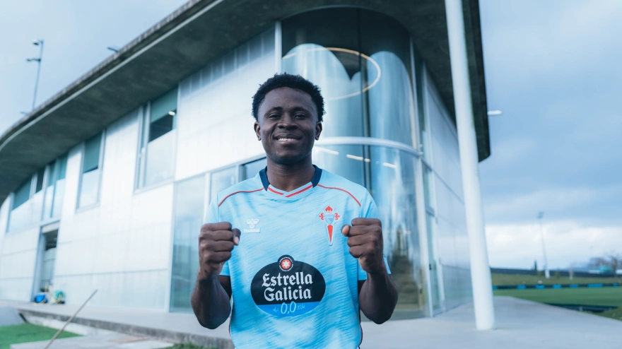 Bernard Somuah, tras firmar su renovación con el Celta