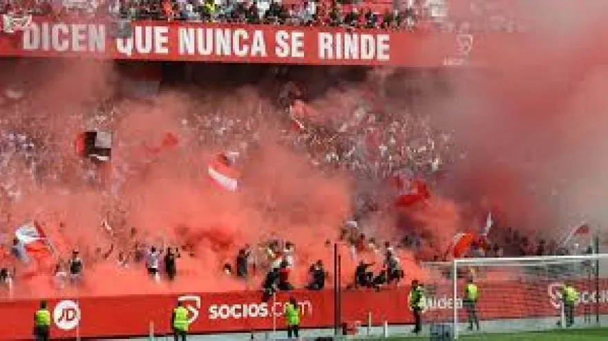 Los Biris, antes de un derbi.