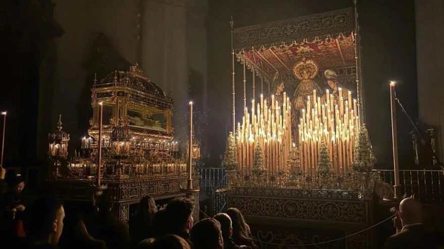 Hermandad del Santo Sepulcro en templo