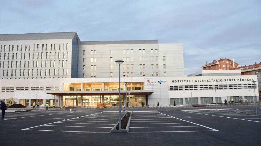 La plataforma en defensa de la sanidad pública denuncia la falta de especialistas y las elevadas listas de espera del complejo hospitalario soriano