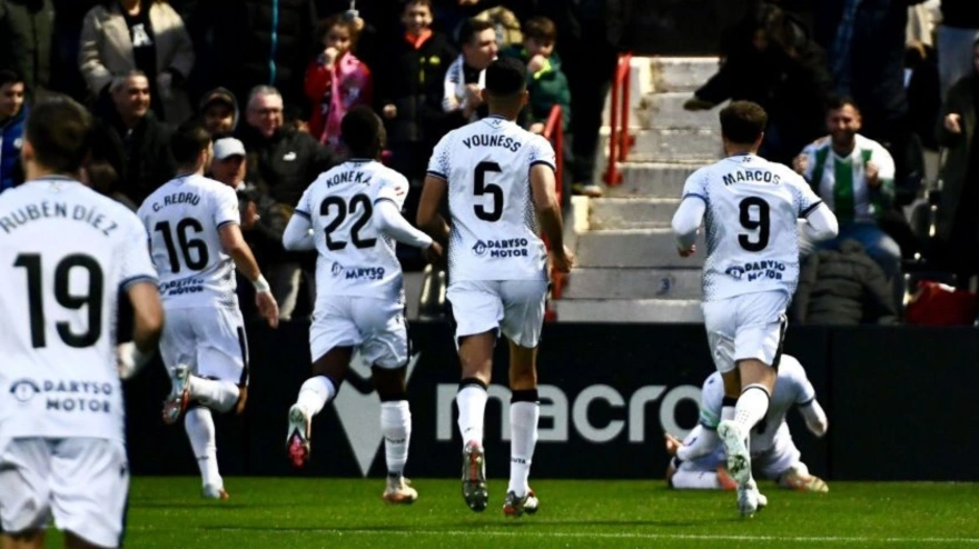 Los futbolistas del Ceuta celebrando un gol contra el Córdoba