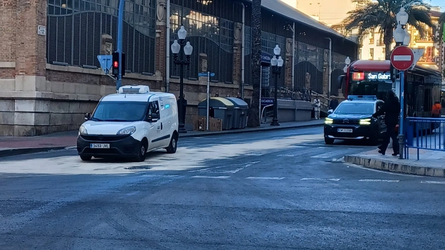 Los bomberos han echado serrín y se ha podido restablecer la circulación poco después.