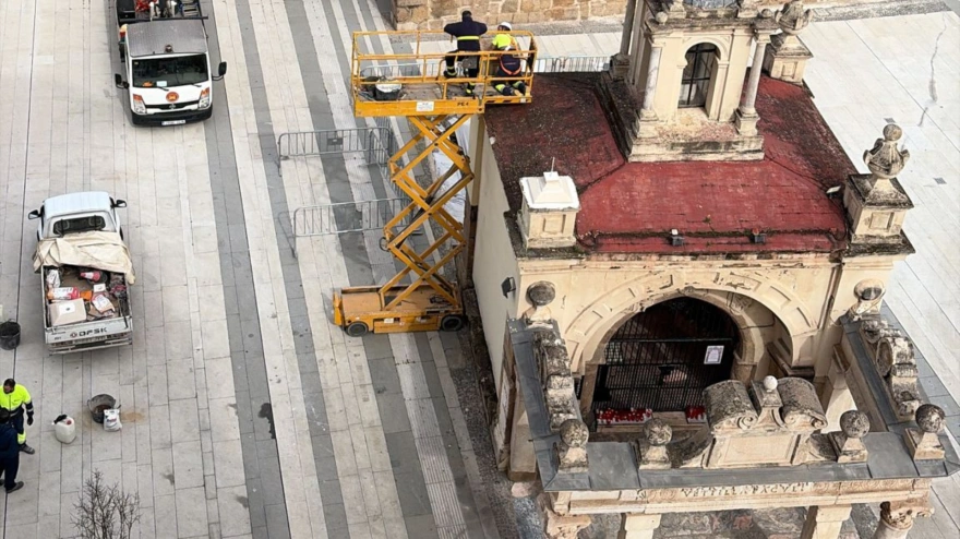 Mérida inicia la colocación de la nueva crátera del Hornito de Santa Eulalia