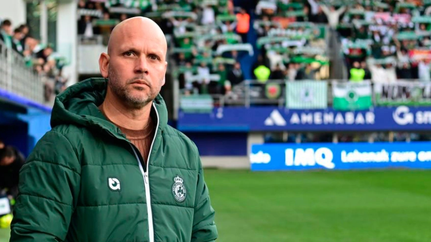 José Alberto, durante la visita del Racing de Santander al Eibar de la jornada 26 en Segunda.