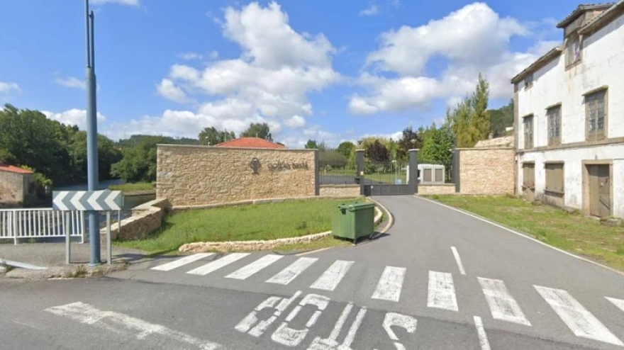 Entrada a las instalaciones de Galicia Textil, en Xuvia