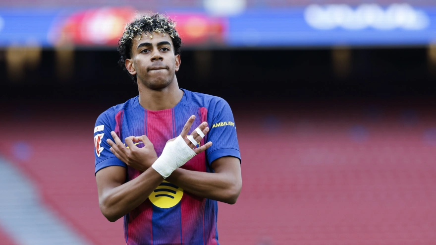 Lamine Yamal celebra su gol