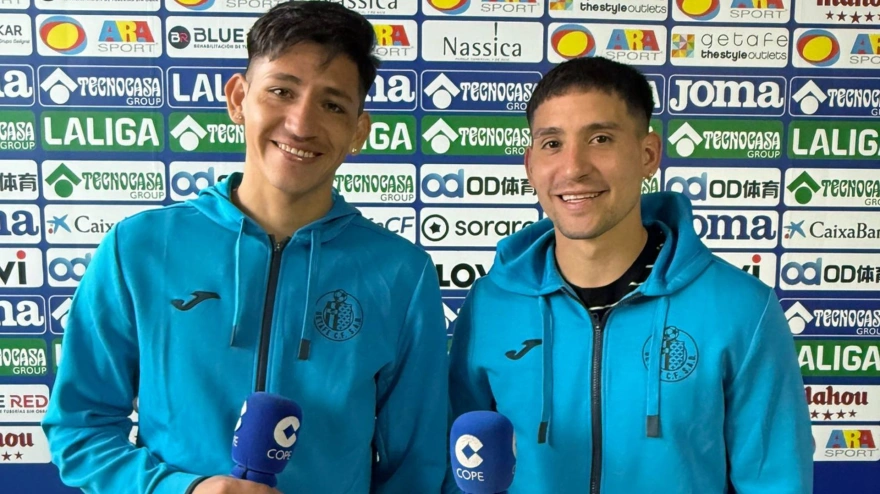 Luis Vázquez (izquierda) Martín Satriano (derecha), futbolistas del Getafe