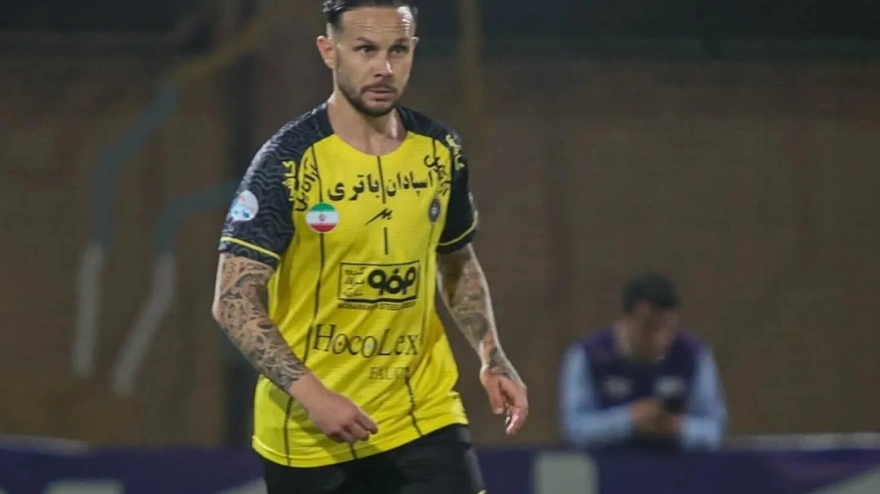 Iván Sánchez, durante un partido con el equipo iraní