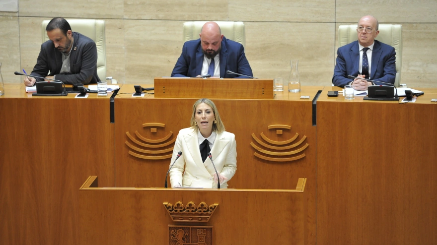 María Guardiola, este miércoles, en la Asamblea de Extremadura
