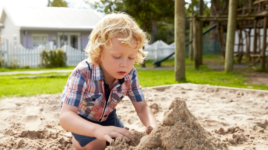 Reabre el centro infantil 'La Colmena' en Mérida cerrado tras el accidente de una niña
