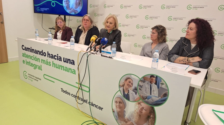 Rueda de prensa en la sede en Vigo de la AECC