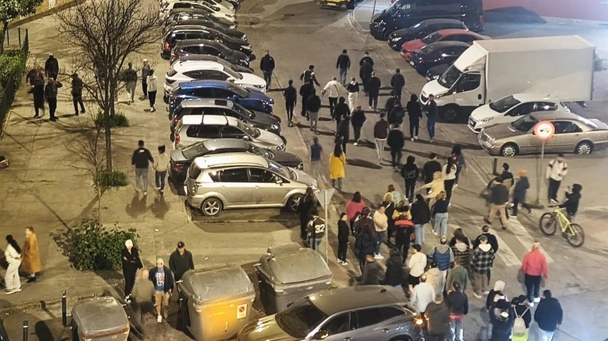 Patrulla ciudadana en la barriada El Cerezo de Sevilla