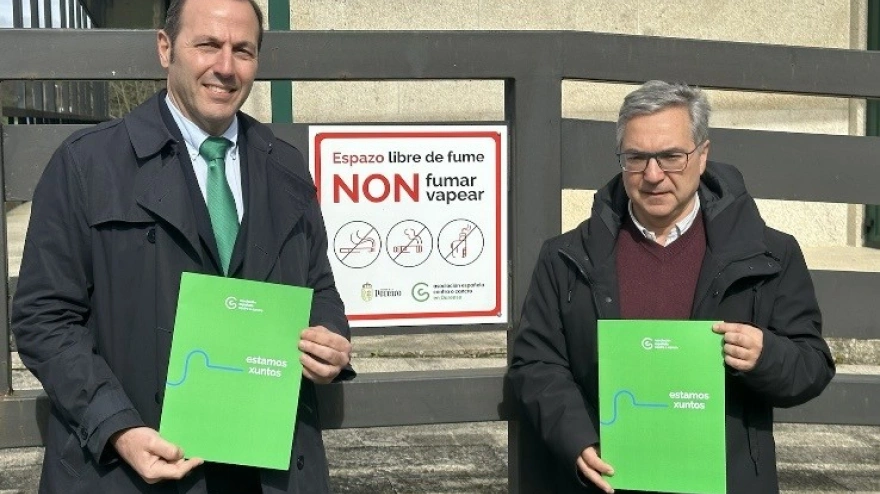 El presidente de la AECC de Ourense, Germán Rodríguez-Saá, y el alcalde de Pereiro de Aguiar, Luis Menor