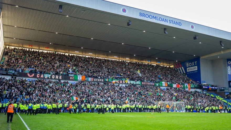 Imagen del final del partido entre Rangers y Celtic