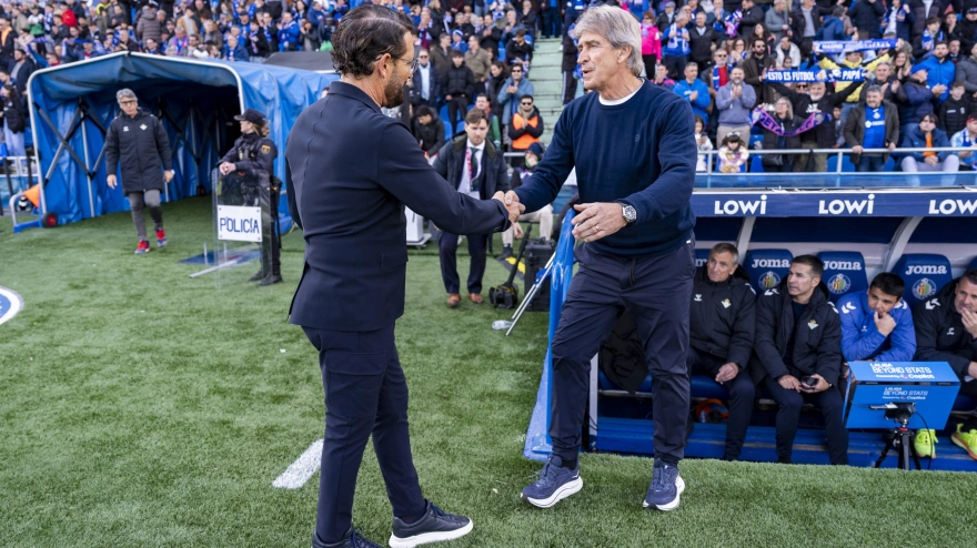 March 8, 2026, Getafe, Madrid, Spain: Manuel Pellegrini (R), head coach of Real Betis Balompie, greets Jose Bordalas (L), Head Coach of Getafe CF, prior to the LaLiga EA Sports football match between Getafe CF v Real Betis Balompie at Estadio Coliseum on March 08, 2026 in Madrid, Spain. (Credit Image: © Alberto Gardin/ZUMA Press Wire)