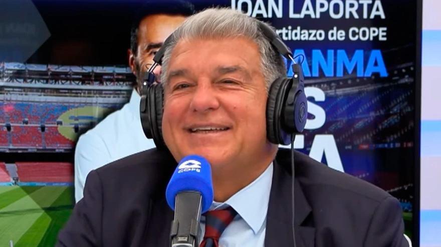 Joan Laporta, con gesto sonriente, en la entrevista con Juanma Castaño en El Partidazo de COPE