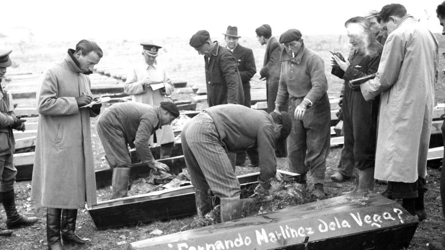 Reconocimiento de cadáveres de los españoles asesinados en Paracuellos en 1936
