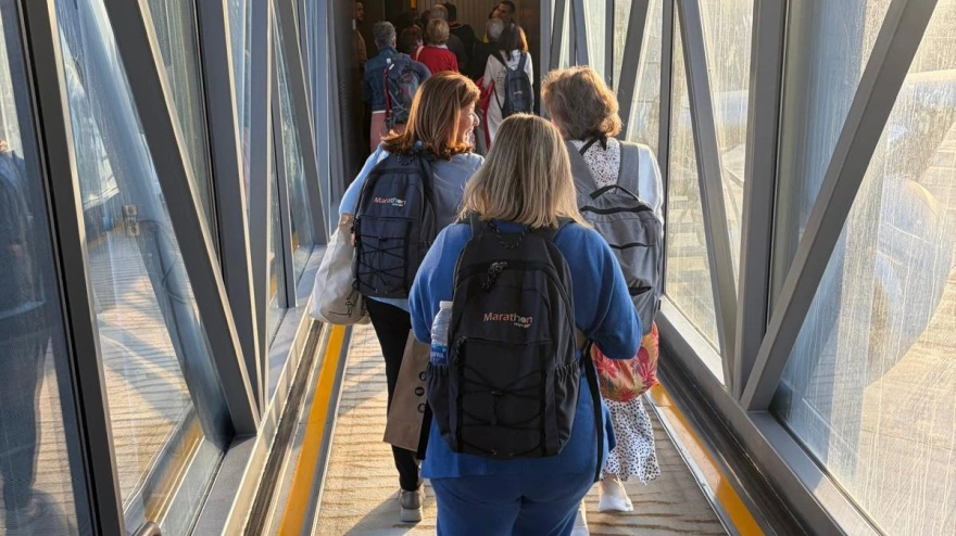 Pasajeros tomando el vuelo